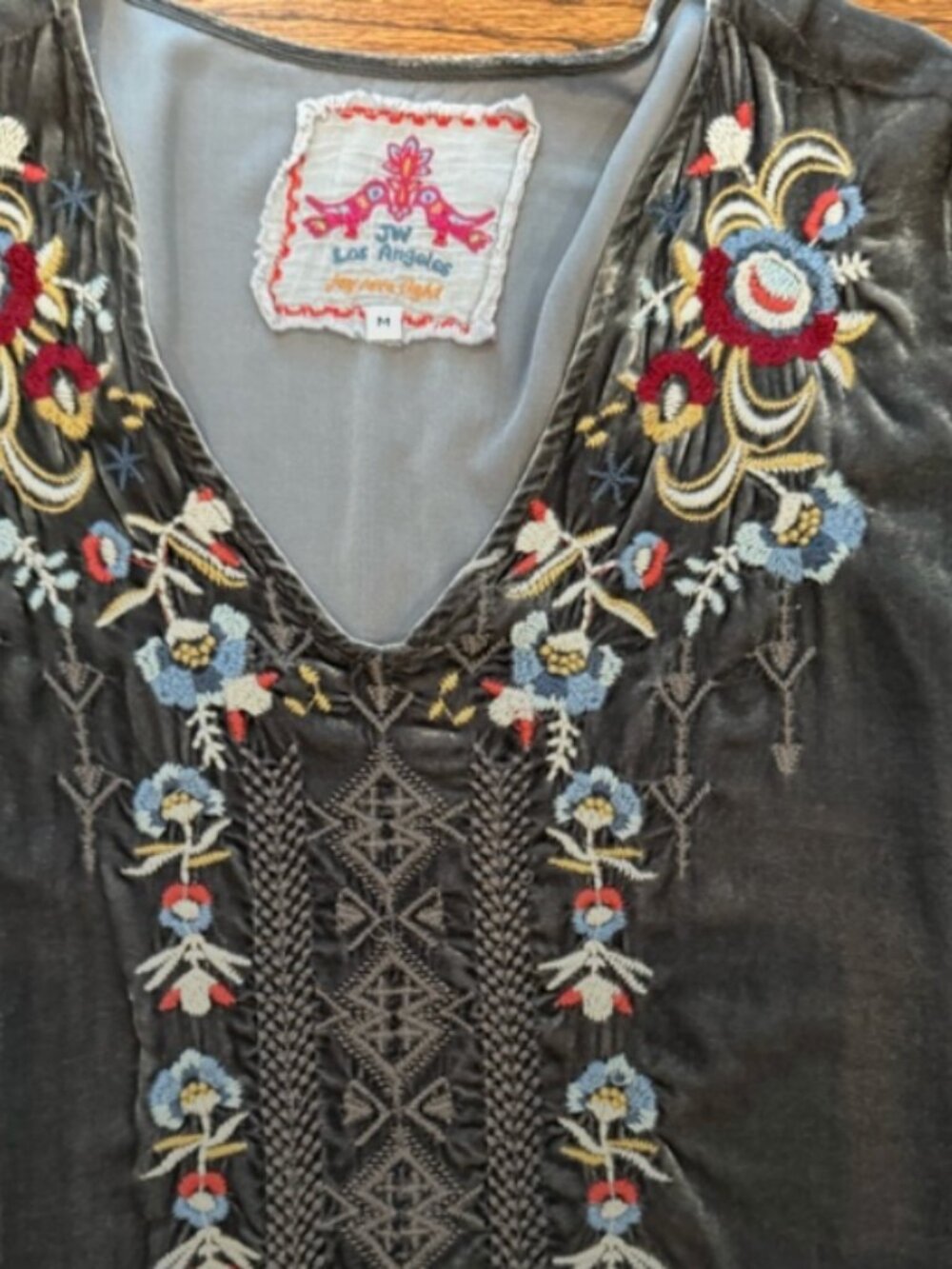 Johnny Was gray embroidered velvet silk blend tunic/blouse M